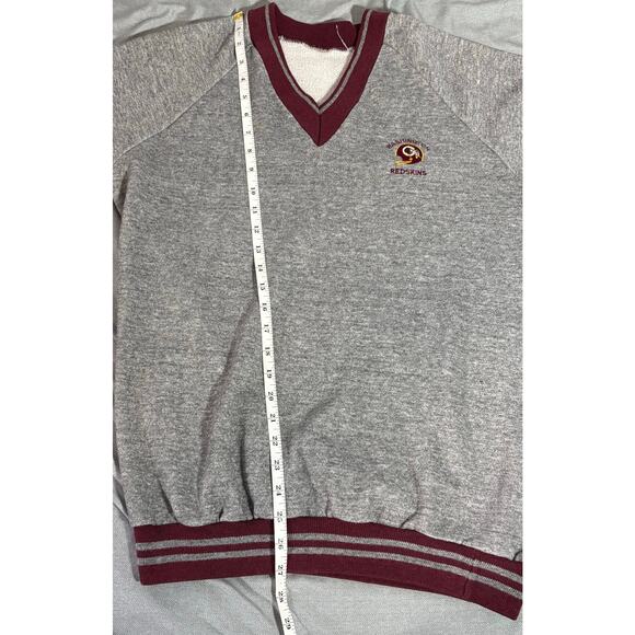 Vintage Washington Redskins NFL Gray V-Neck Sweatshirt Embroidered Logo Sz M - Picture 8 of 8